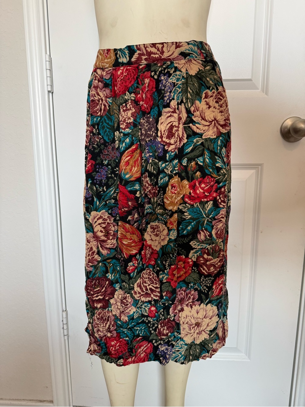 Sag Harbor Dark Jewel Tone Tapestry Style Floral Print Midi Skirt